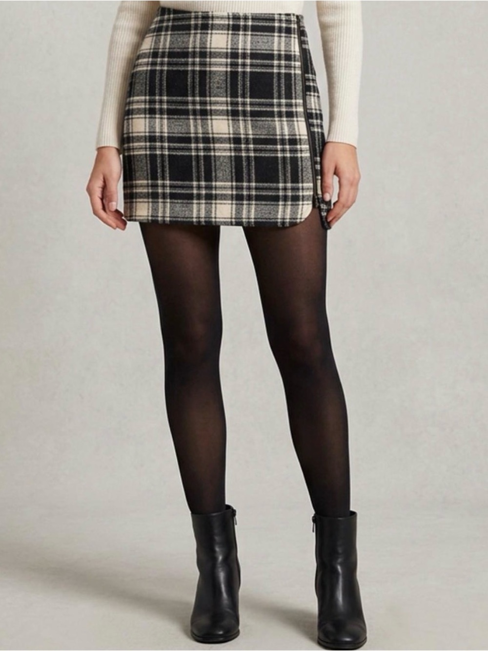 Hollister Black and White Plaid Mini Skirt with Side Zip